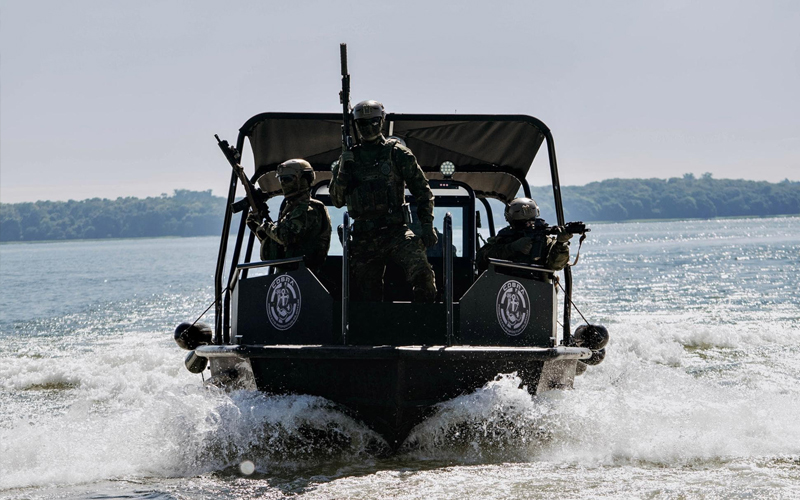 Military Armoured Boat Aruanã 26 FT