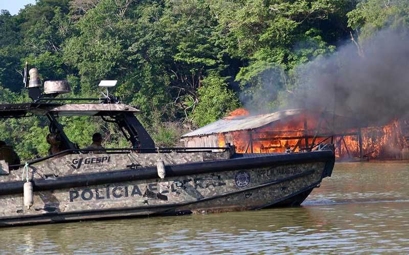 Military Armoured Boat Aruanã 29 FT - TT