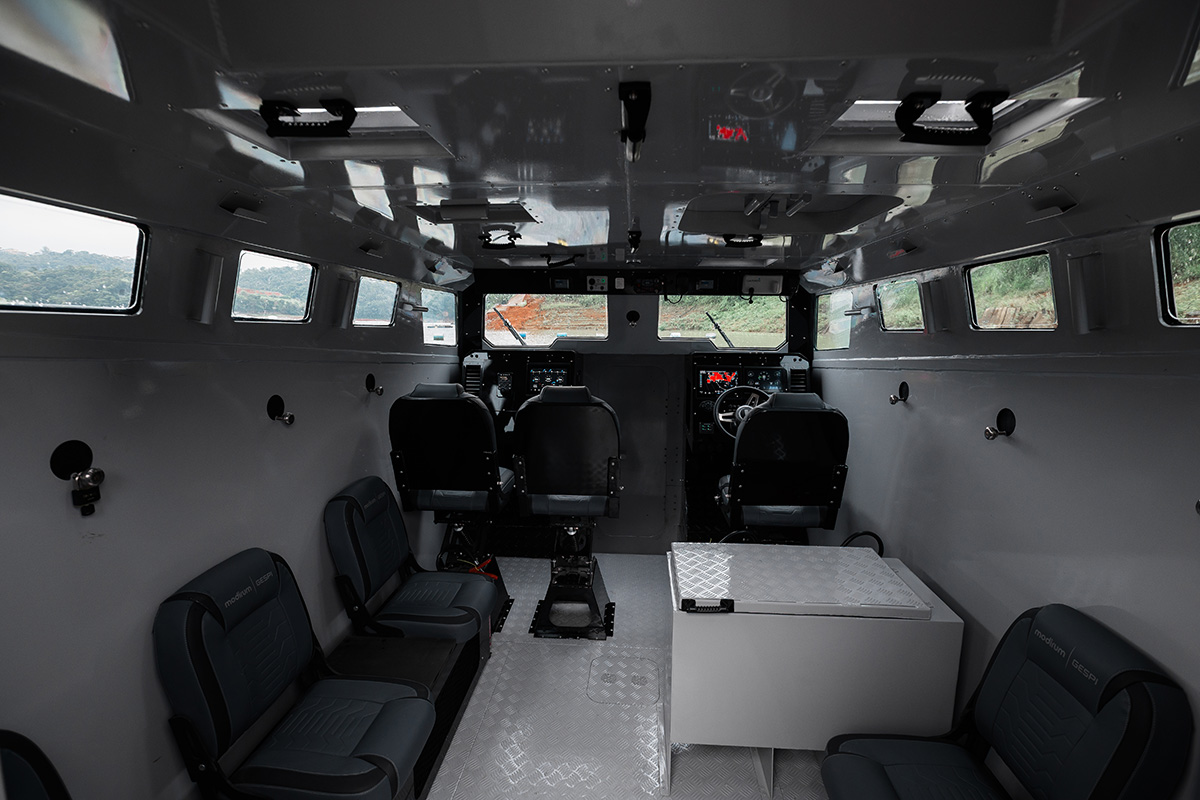 Barco Blindado Militar Aruanã 38 FT