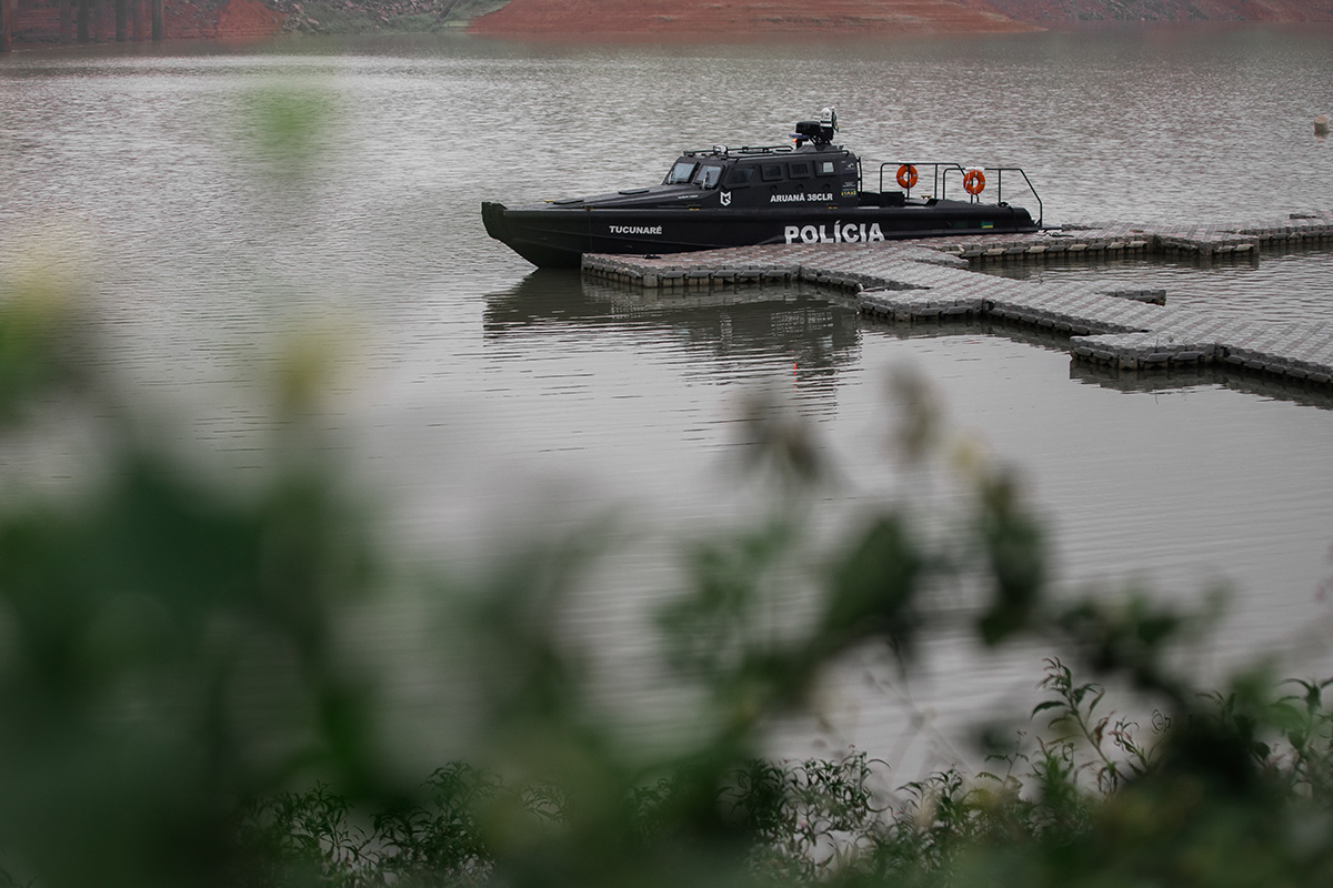 Barco Blindado Militar Aruanã 38 FT