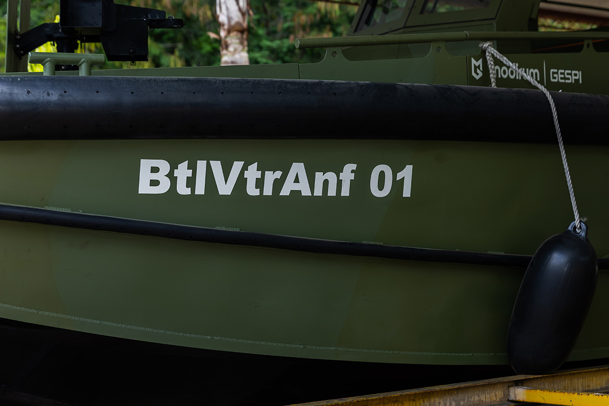 Barco Blindado Militar Aruanã 29 FT - TT